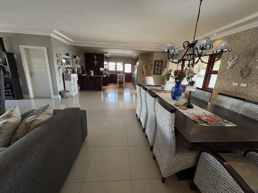 4 Bedroom Property for Sale in Yzerfontein Western Cape